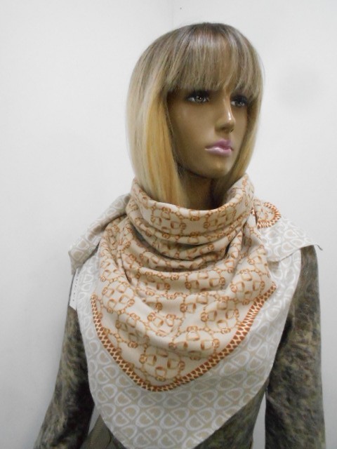   Гучи платок