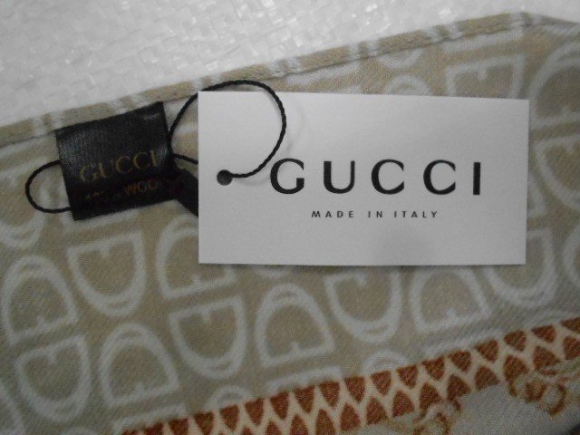   Гучи платок