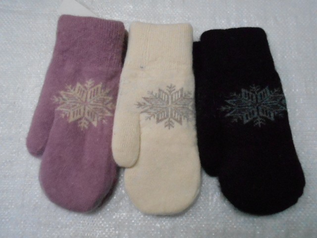  Варежки жен. снежинки