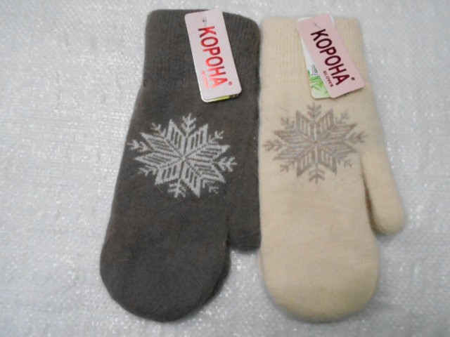  Варежки жен. снежинки