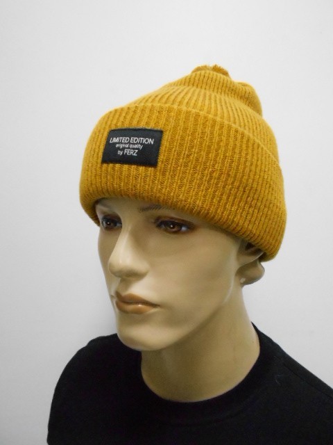  Стрит шапка с помпоном