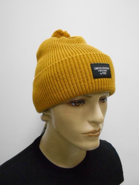  Стрит шапка с помпоном