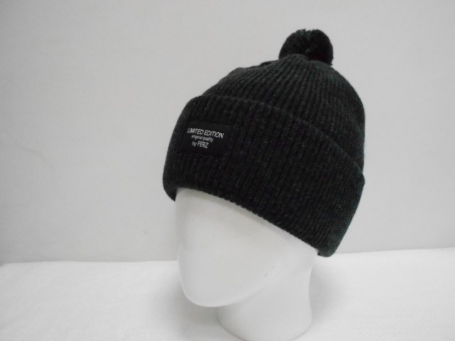  Стрит шапка с помпоном