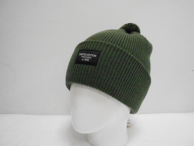  Стрит шапка с помпоном