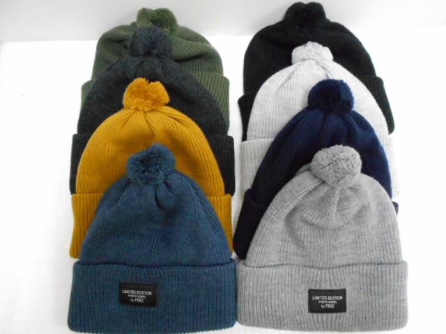  Стрит шапка с помпоном