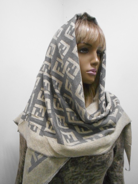  Fendi косынка