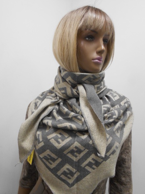  Fendi косынка