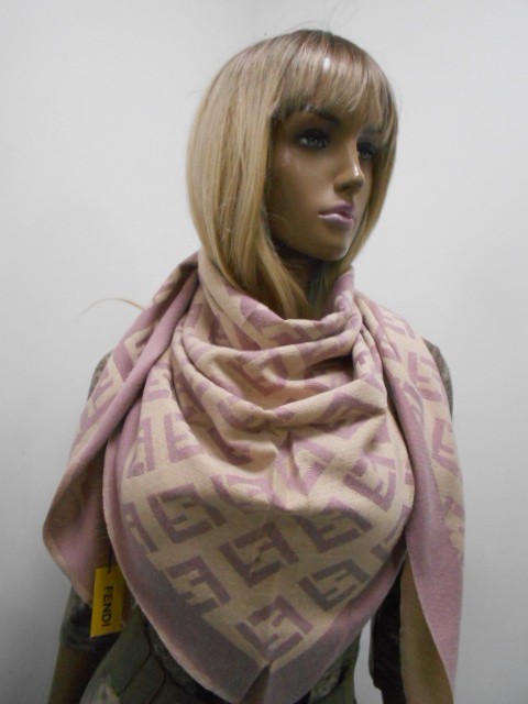  Fendi косынка