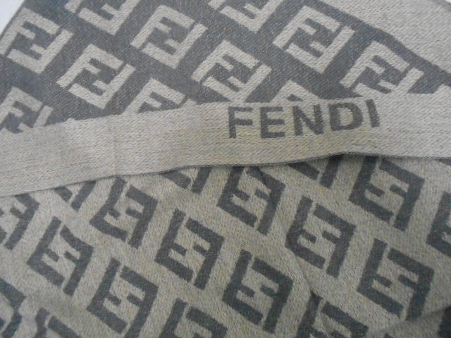  Fendi косынка