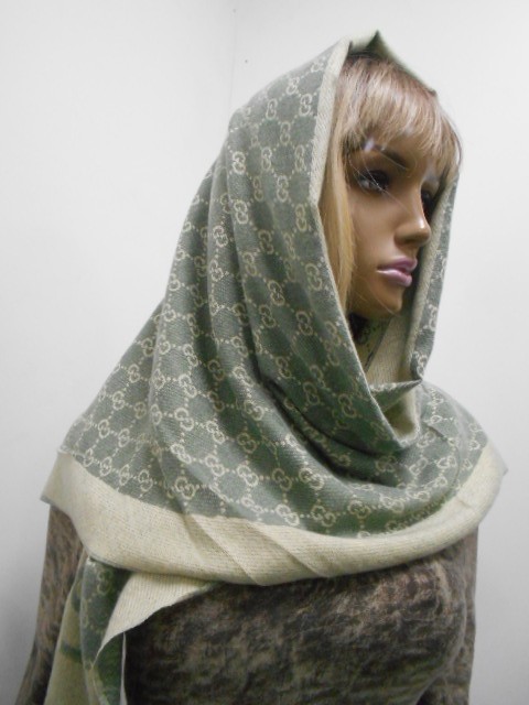 Гучи косынка