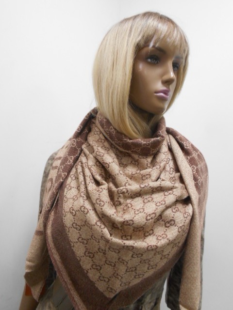 Гучи косынка