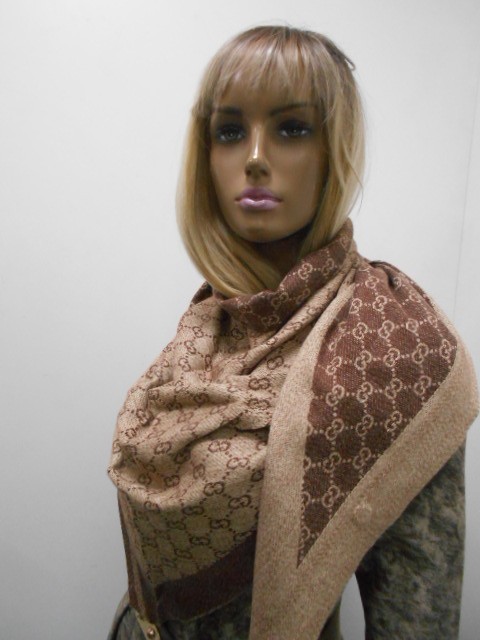 Гучи косынка