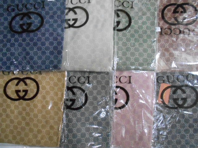 Гучи косынка