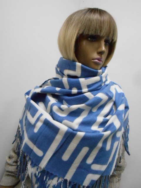  Fendi палантин