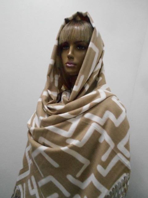  Fendi палантин