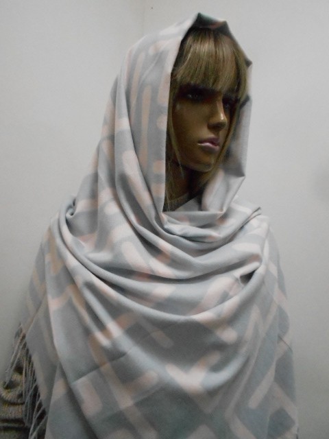  Fendi палантин