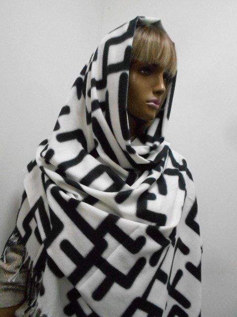  Fendi палантин