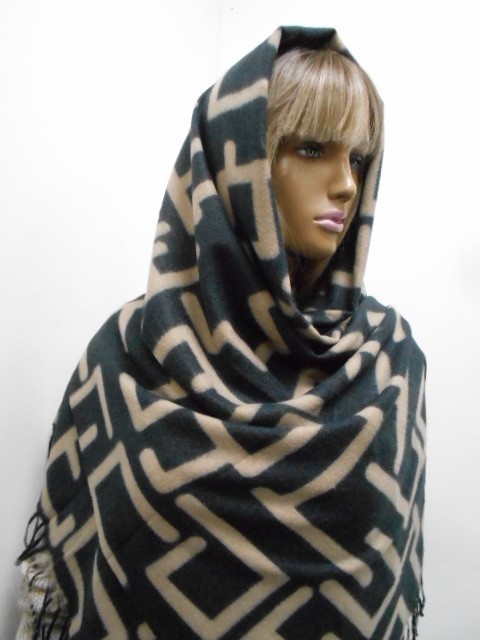  Fendi палантин