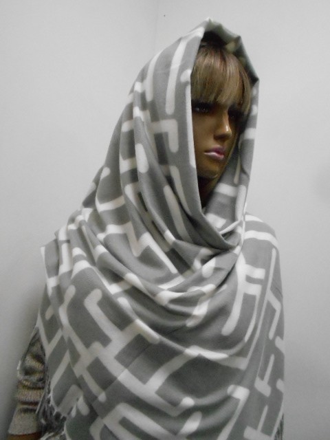  Fendi палантин