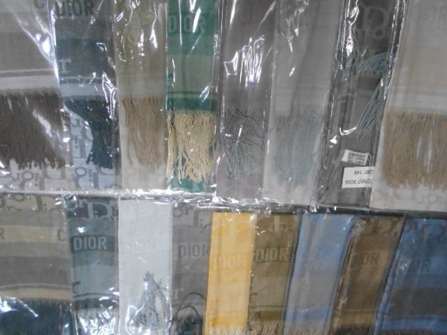  Диор платок