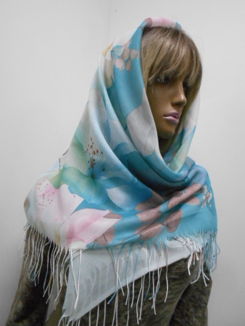  Деграде цветы платок