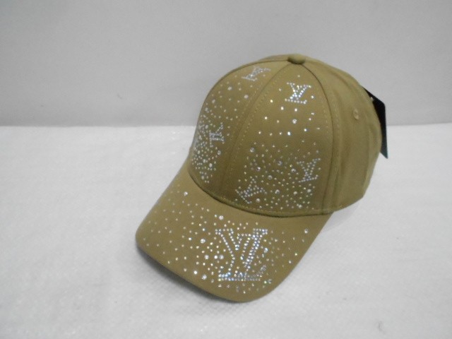  Бейсболка LY со стразами