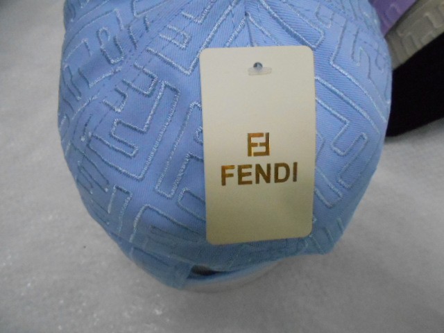  Бейсболка Fendi