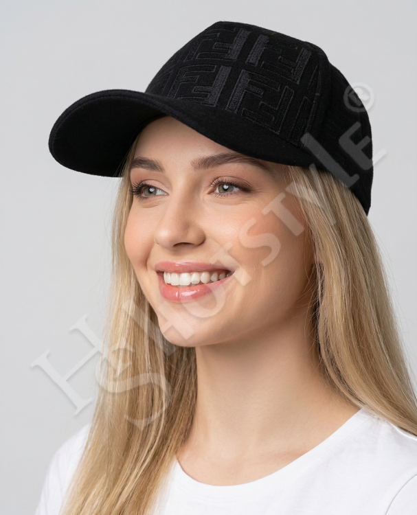  Бейсболка Fendi