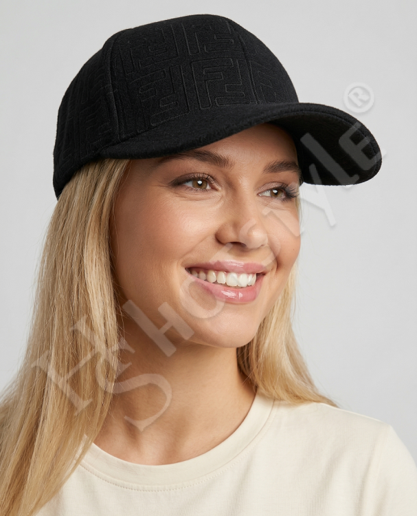  Бейсболка Fendi