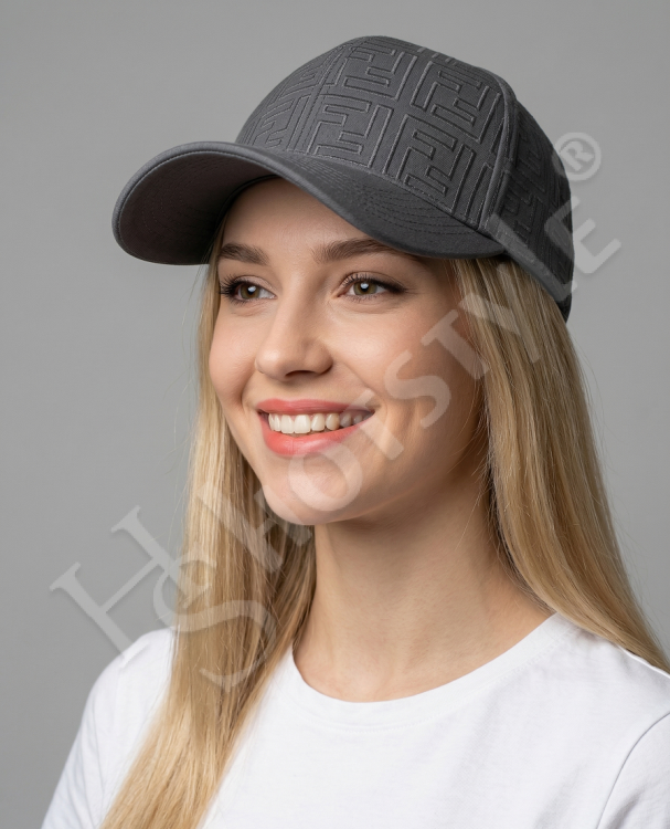  Бейсболка Fendi