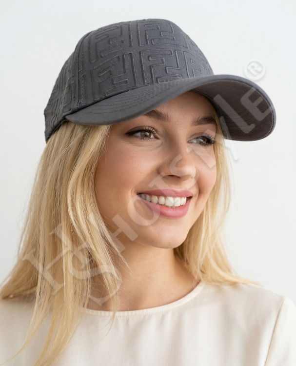  Бейсболка Fendi