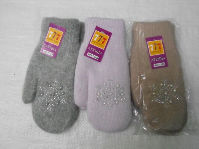  варежки жен. снежинка