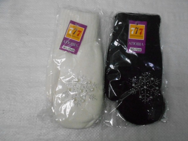  варежки жен. снежинка