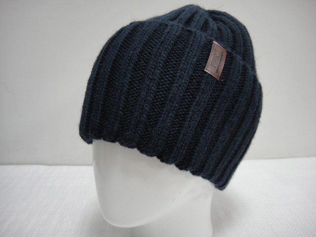 Доминика шапка