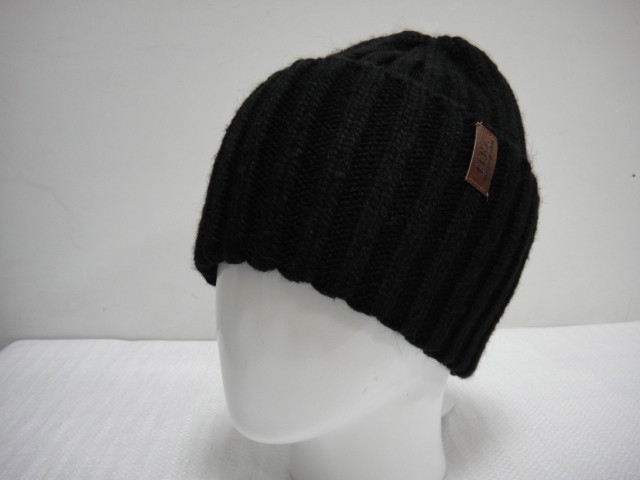 Доминика шапка