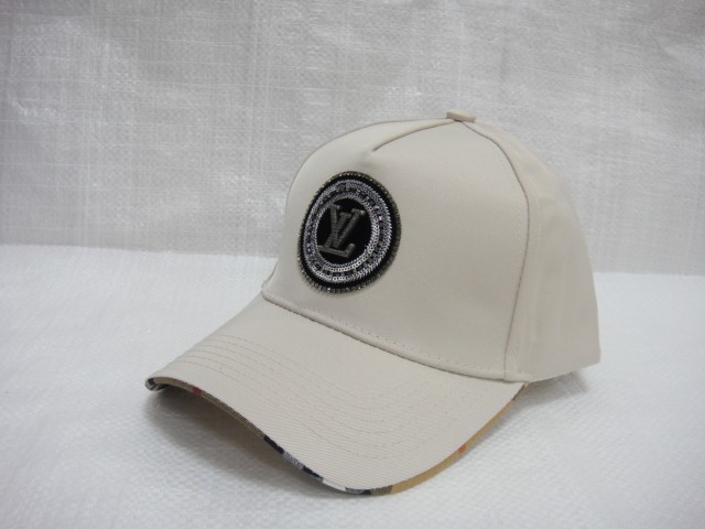  Бейсболка LY