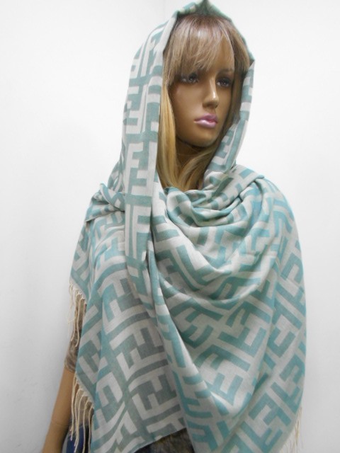 Fendi палантин