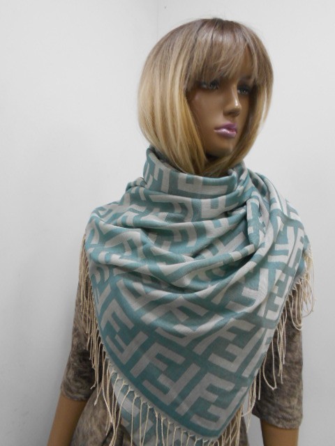 Fendi палантин