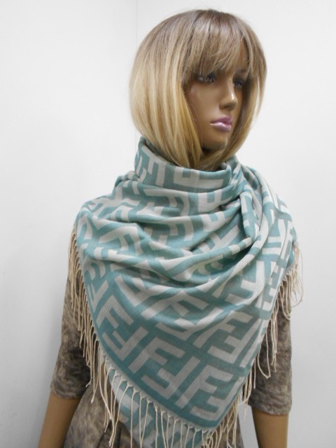 Fendi палантин