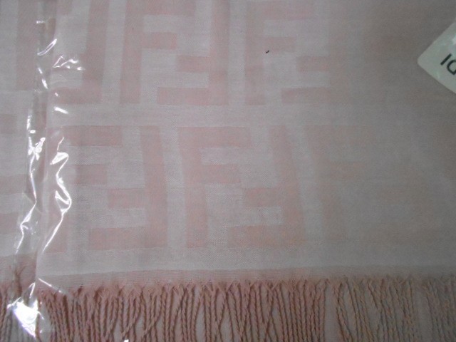 Fendi палантин