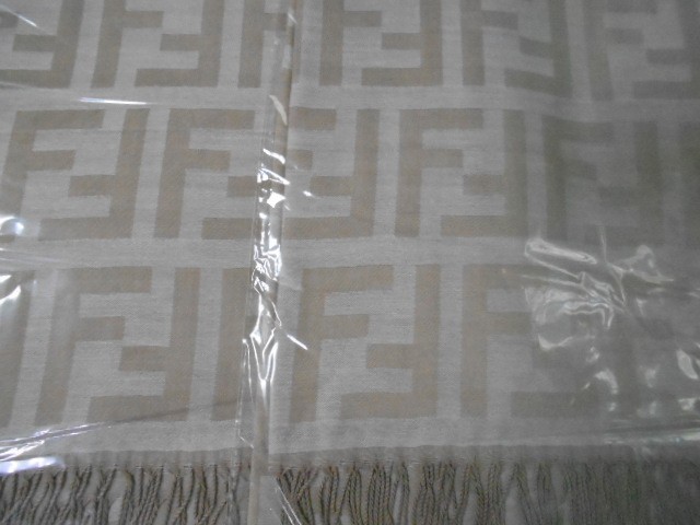 Fendi палантин