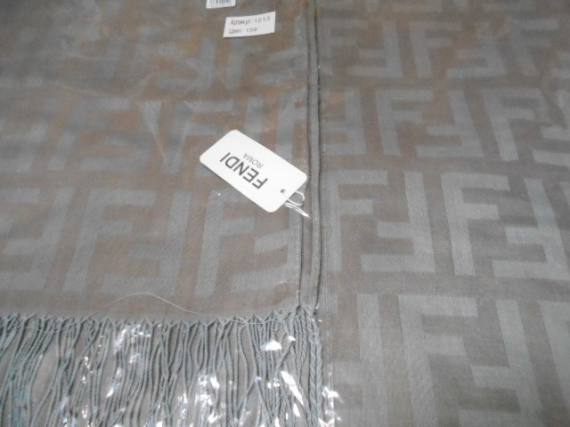 Fendi палантин