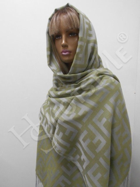  Fendi палантин