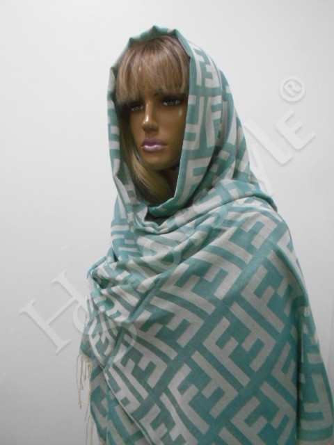  Fendi палантин