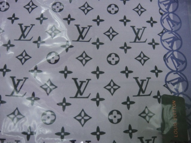 LV платок