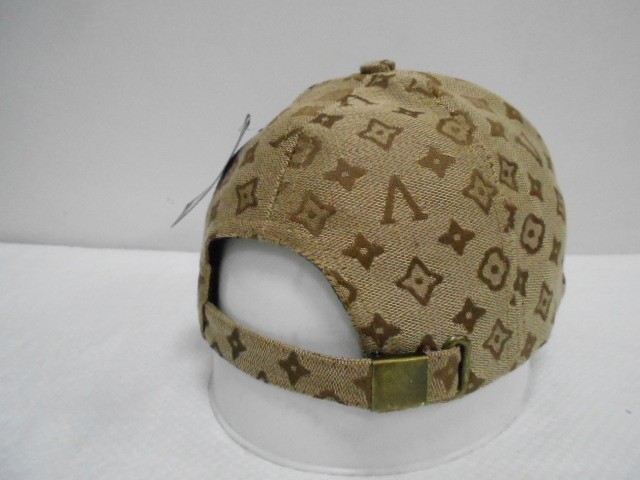  Бейсболка LY