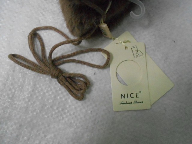  варежки жен. мех