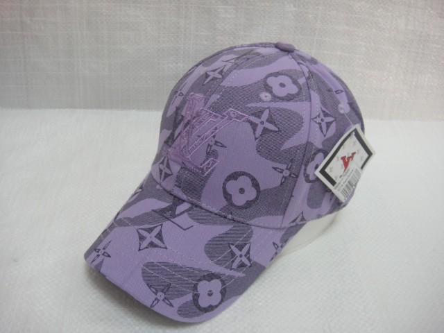  Бейсболка LV