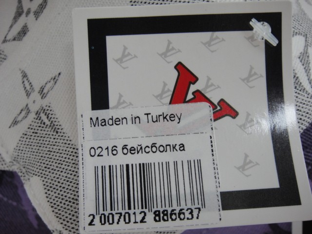  Бейсболка LV