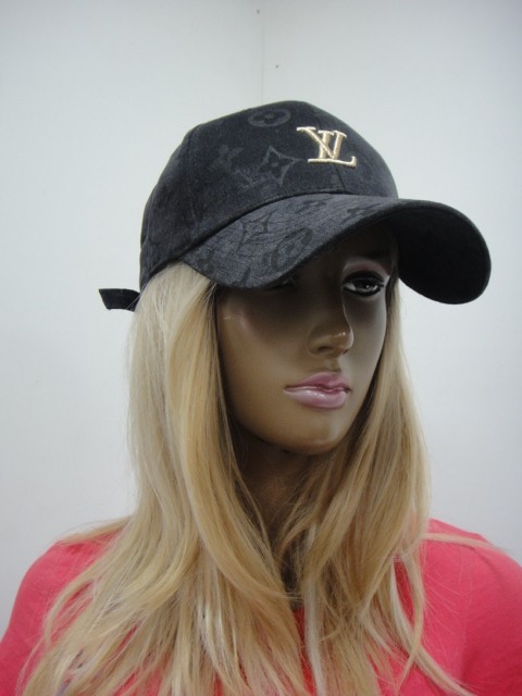  Бейсболка LY